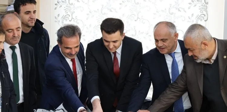 BAŞKAN ESAT ÖZTÜRK 24 KASIM ÖĞRETMENLER GÜNÜNÜ KUTLADI