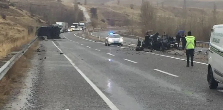 SON DAKİKA… Kayseri-Malatya yolu feci kaza: 2 Yaralı