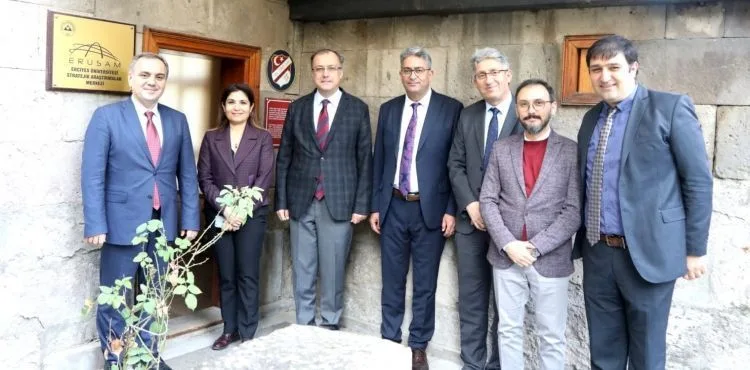 Rektör Altun, ERUSAM’ı Ziyaret Etti