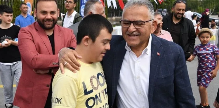 BÜYÜKKILIÇ’TAN ‘ÖZEL’ VATANDAŞLAR İÇİN DÜZENLENECEK KONSERE DAVET