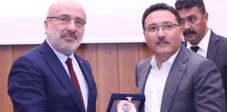 “Vali-Öğrenci Buluşması” etkinliği kapsamında öğrencilerle bir araya geldi.