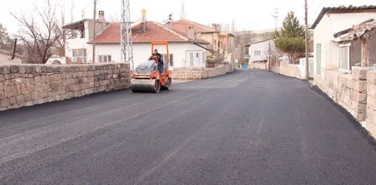 SÜMER MAHALLEMİZ ARA SOKAKLARINDAN SONRA CAMİ KEBİR VE SAĞLIK MAHALLELERİMİZ DE ASFALTA KAVUŞUYOR