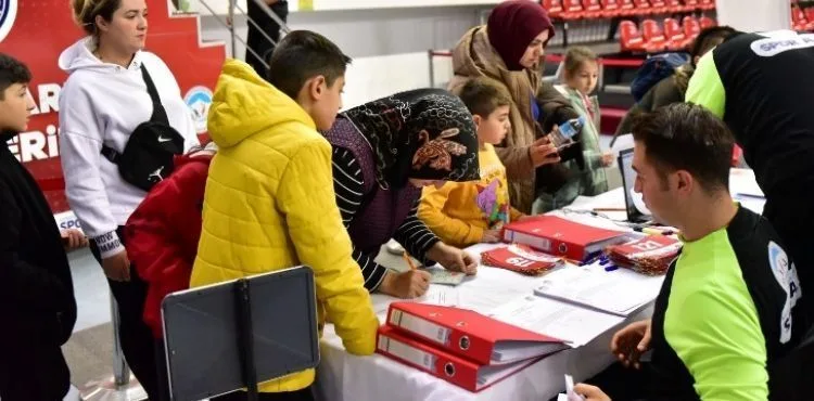 BÜYÜKŞEHİR’İN YETENEK TESTİNE 220 ÇOCUK KATILDI