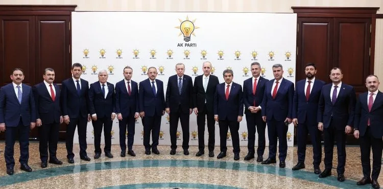ÖZHASEKİ, ESER VE HİZMET KURAKLIĞINA, İŞ BİLMEZLİĞE VE BECERİKSİZLİĞE SON VERECEĞİZ.”