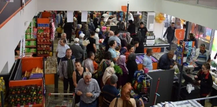 ŞEHRİN MARKASI ŞEHZADE VE DİPGROSS MARKETLER''DE 25. YIL İNDİRİMLERİ BAŞLADI