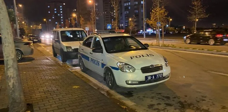 Alacak verecek tartışması sonucu sırtından bıçaklandı