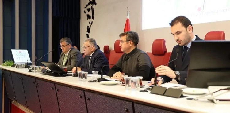 YATIRIM LİDERİ BÜYÜKŞEHİR’E 652 MİLYON TL’LİK EK BÜTÇE