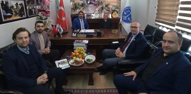 Deva Partisi Kayseri İl Başkanlığından Kayseri Meyveciler-sebzeciler ve Pazarcılar odasına ziyaret etti.