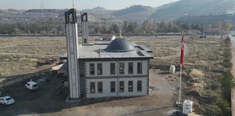 MELİKGAZİ’DE ŞEHİTLER CAMİ SONA YAKLAŞIYOR