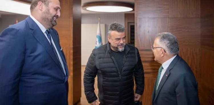 BAŞKAN BÜYÜKKILIÇ’A, SEVİLEN SANATÇI BÜLENT SERTTAŞ’TAN ZİYARET