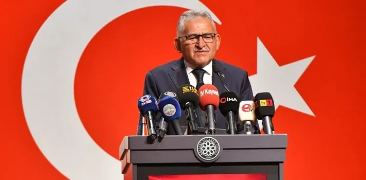 BÜYÜKKILIÇ: “İSTİKLAL ŞAİRİMİZİ RAHMET, MİNNET VE HÜRMETLE YÂD EDİYORUM”