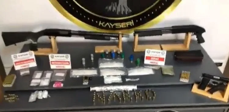 Narkotik operasyonunda gözaltına alınan 53 kişiden 38’i tutuklandı