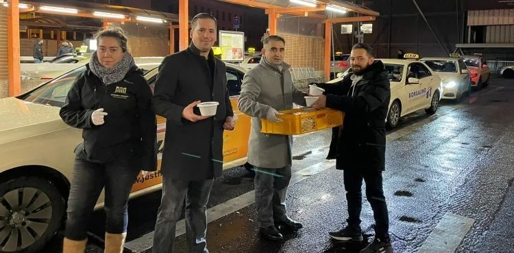 Avrupa Kayserililer Birliği evsizlere mantı ikram etti