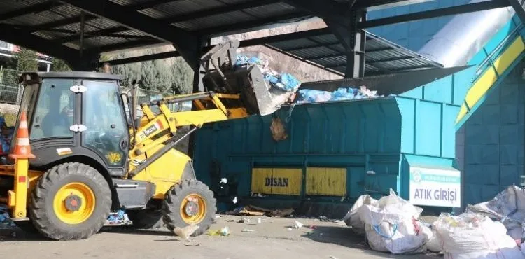 MELİKGAZİ’DE GERİ DÖNÜŞÜM İLE İSTİHDAM VE EKONOMİYE KATKI DEVAM EDİYOR