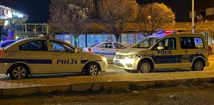 Bir bekçinin hafif yaralandığı olayda 4 kişi gözaltına alındı