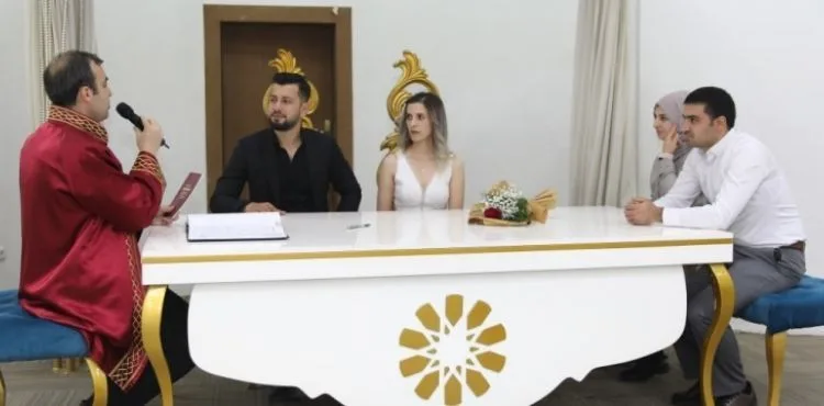 KOCASİNAN, 2022 YILINDA 3 BİN 138 MUTLU EVLİLİĞİN TEMELİNİ ATTI
