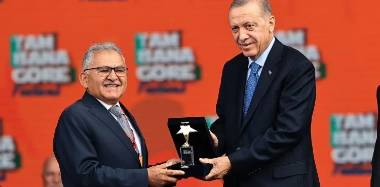 BAŞKAN BÜYÜKKILIÇ İLE BÜYÜKŞEHİR’DE “2022” BÖYLE GEÇTİ