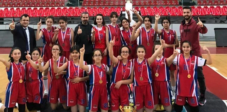 Şehit Ertuğrul Taciroğulları Ortaokulu Kayseri şampiyonu oldu