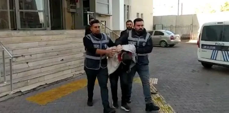 Hapis cezasıyla aranan firari elbise dolabının üstünde yakalandı