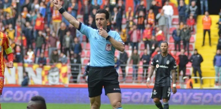 Kayserispor – Fatih Karagümrük maçını Suat Arslanboğa yönetecek