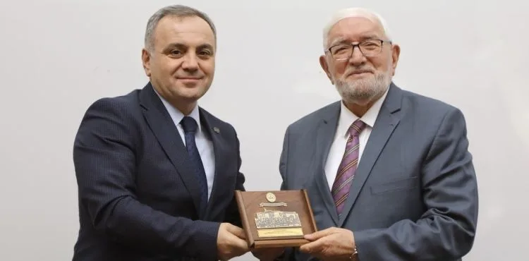 Emekli Diyanet İşleri Başkan Yardımcısı Necmettin Nursaçan, ERÜ’de Öğrenciler ile Buluştu