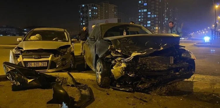 Trafik kazasında 2 kişi yaralandı