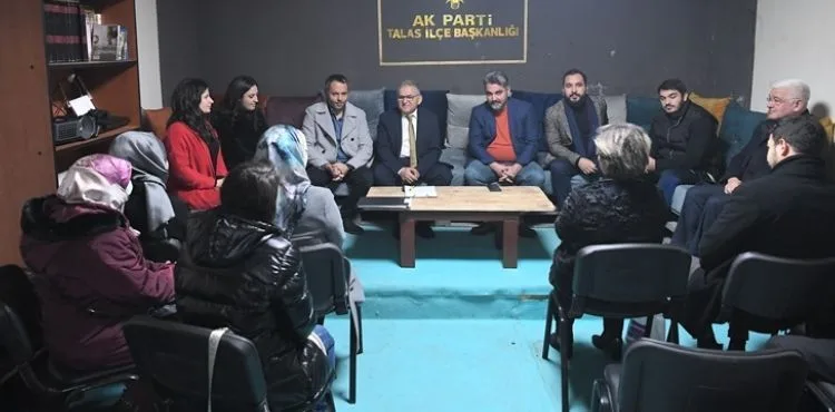 BAŞKAN BÜYÜKKILIÇ, AK PARTİ TALAS İLÇE BAŞKANLIĞI YÖNETİM KURULU TOPLANTISINA KATILDI