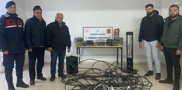 Bağ evi fareleri yakalandı