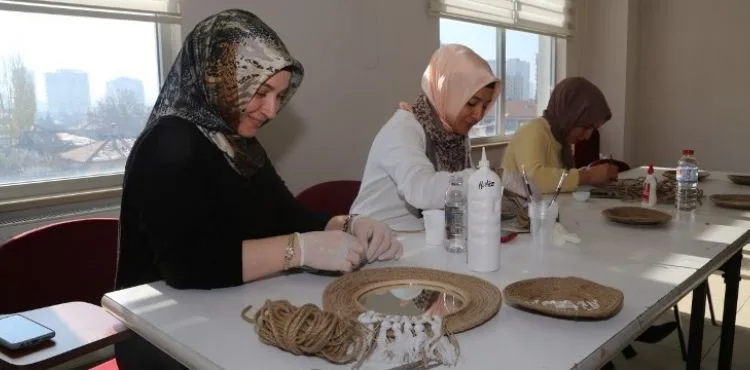MELMEK KURSLARINA KADINLARDAN YOĞUN İLGİ