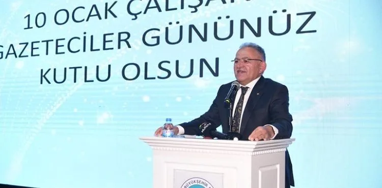 BÜYÜKKILIÇ, ZİRVEDE KONUŞTU: “2022’DE KAYSERİ BÜTÇESİNE 8.7 MİLYAR TL’LİK KATKIDA BULUNDUK”