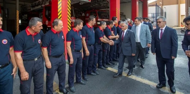 BÜYÜKŞEHİR İTFAİYESİ, 2022’DE 7 BİN 411 OLAYA MÜDAHALE ETTİ