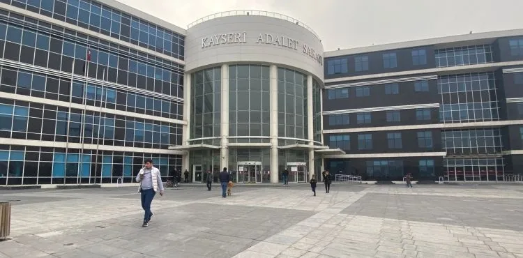 Husumetlisini bıçakla yaralayan gence 2 yıl 7 ay 7 gün hapis