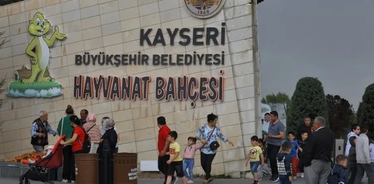 BÜYÜKŞEHİR HAYVANAT BAHÇESİ’NE 1 YILDA TOPLAM 375 BİN ZİYARETÇİ
