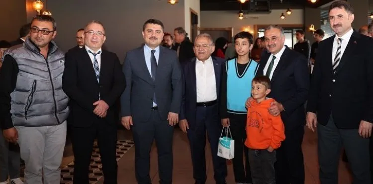 BAŞKAN BÜYÜKKILIÇ, DEVELİ’DE BAŞARILI ÖĞRENCİLERİ ÖDÜLLENDİRDİ
