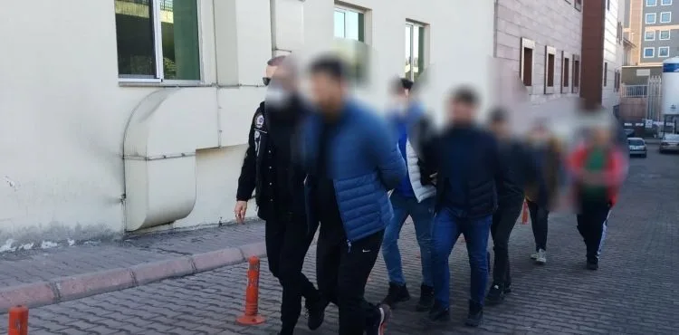 34 kilo sıvı uyuşturucu olayıyla ilgili 3 şüpheli adliyede
