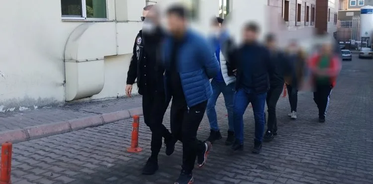 34 kilo sıvı uyuşturucu olayıyla ilgili 3 şüpheli tutuklandı