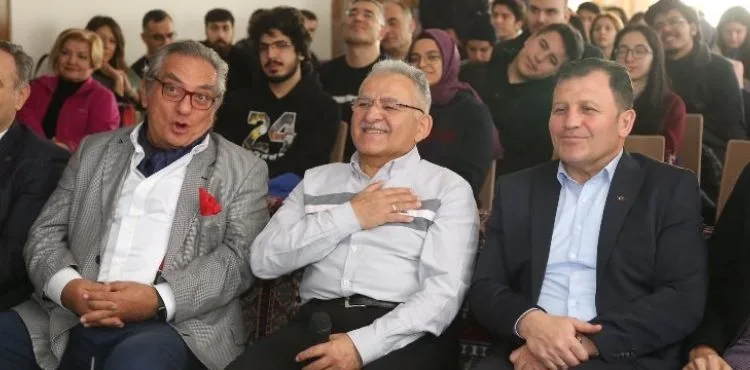 BAKAN KASAPOĞLU’DAN DOKTOR BAŞKANA TEŞEKKÜR