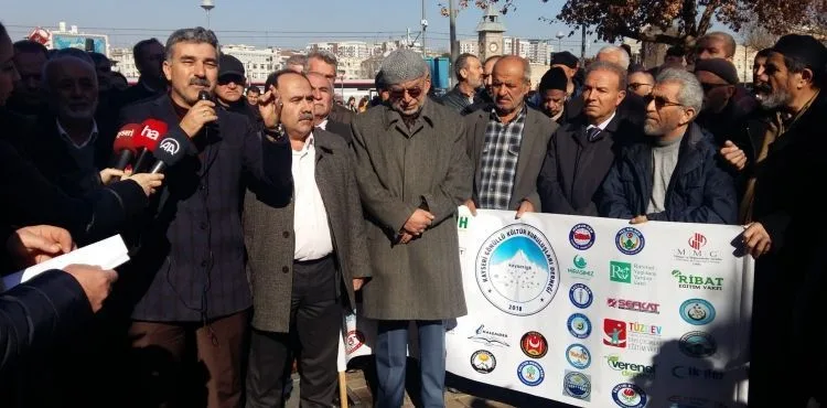Kutsal kitabımız Kuran-ı Kerim'e yapılan alçak saldırıyı TEL’İN ediyor, lanetliyoruz.