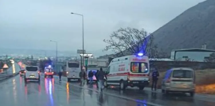 İşçi servisi takla attı: 1’i ağır 19 yaralı