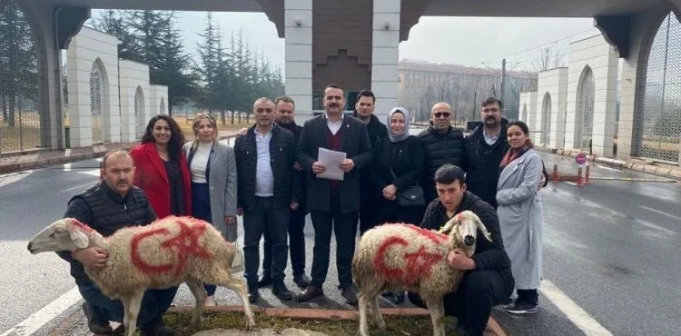 ERCİYES ÜNİVERSİTESİ’NDE MÜCADELEMİZ SONUÇ VERDİ İŞÇİLERİMİZ KAZANDI.