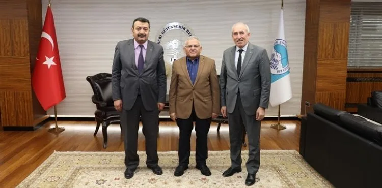 BAŞKAN BÜYÜKKILIÇ’A ESNAFLARDAN ZİYARET