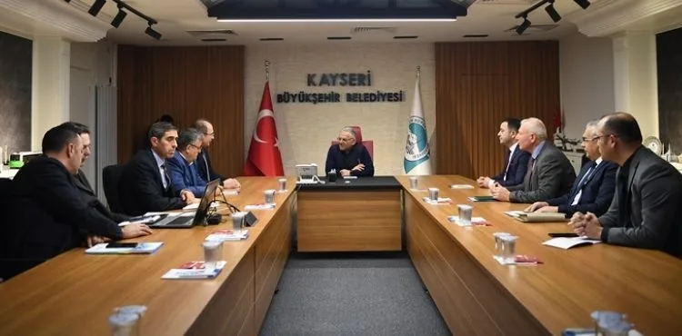 BÜYÜKKILIÇ’TAN OSB BAŞKANLARIYLA DEĞERLENDİRME TOPLANTISI