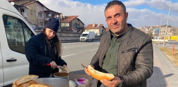 Stad önünde çemen ekmek nostaljisi