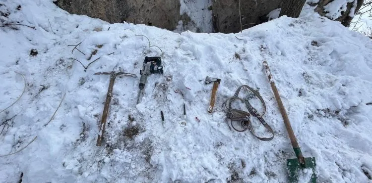İzinsiz kazı yapan 4 kişi yakalandı