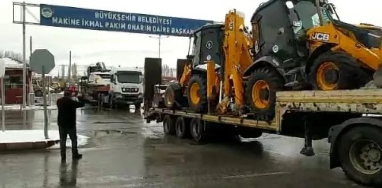 KAYSERİ BÜYÜKŞEHİR’İN DEPREM BÖLGESİNE DESTEK SAYISI 237 ARAÇ, 362 PERSONELE ÇIKTI