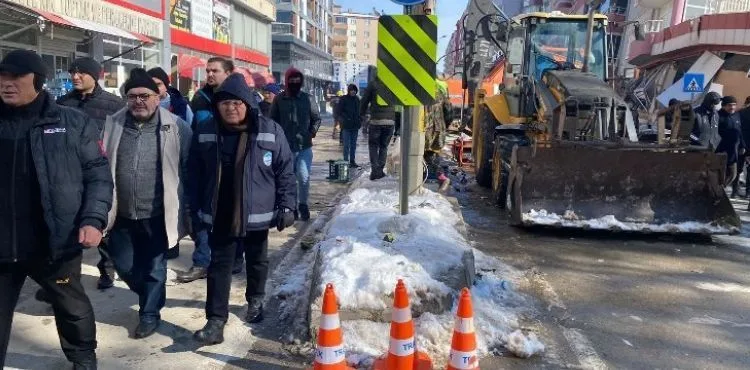 BAŞKAN BÜYÜKKILIÇ DEPREM BÖLGESİNDE
