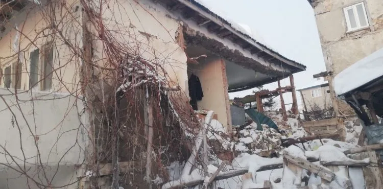 Sarız’da depremde yüzde 85’i hasar gören mahalle yardım bekliyor