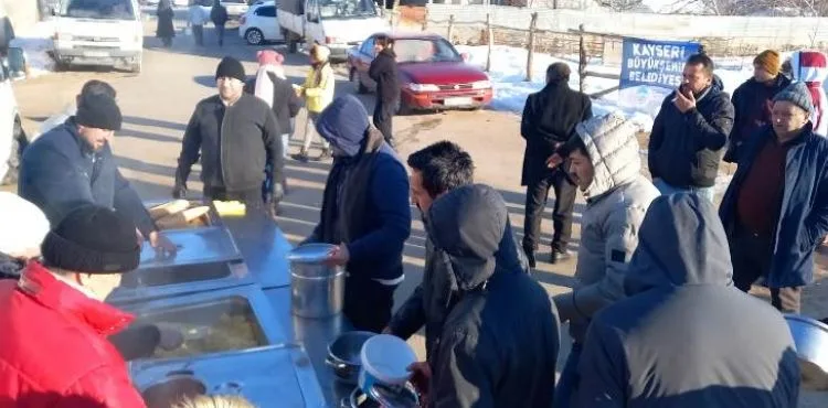 KAYSERİ BÜYÜKŞEHİR’DEN DEPREMZEDELERE ŞEFKAT ELİ