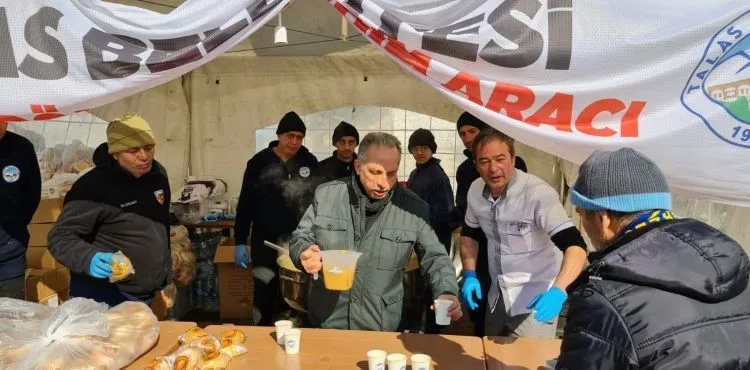 BAŞKAN YALÇIN DEPREM BÖLGESİNDE