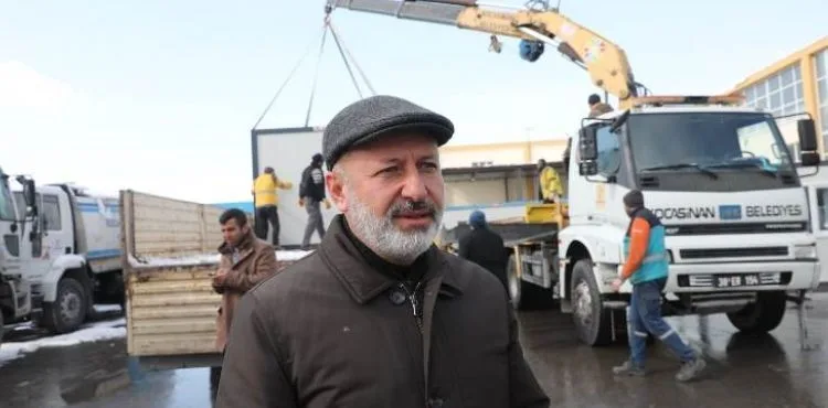 BAŞKAN ÇOLAKBAYRAKDAR; “MALATYA VE KAHRAMANMARAŞ’TA SEYYAR MUTFAKLARIMIZ AŞ KAYNATMAYA BAŞLADI"